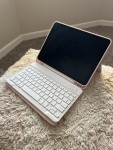 Casebus - Classic Folio iPad Case with Detachable Keyboard - Pencil Holder Detachable Bluetooth Keyboard Auto Sleep/Wake Case